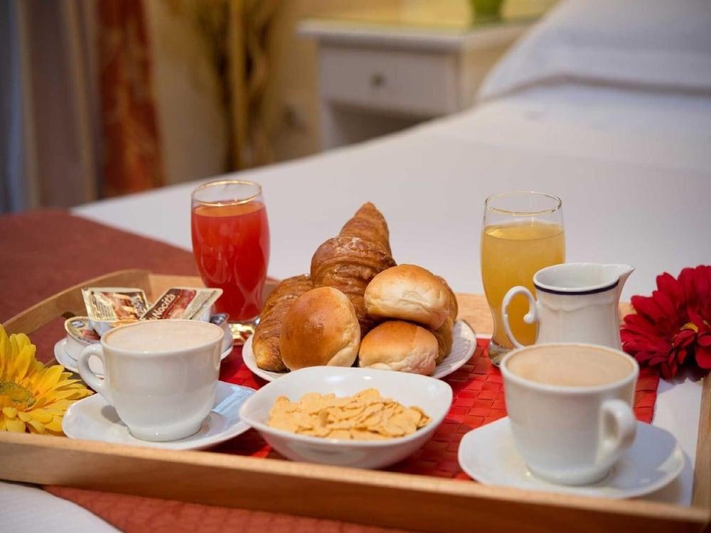 Residenza Domiziano Acomodação com café da manhã Roma Exterior foto