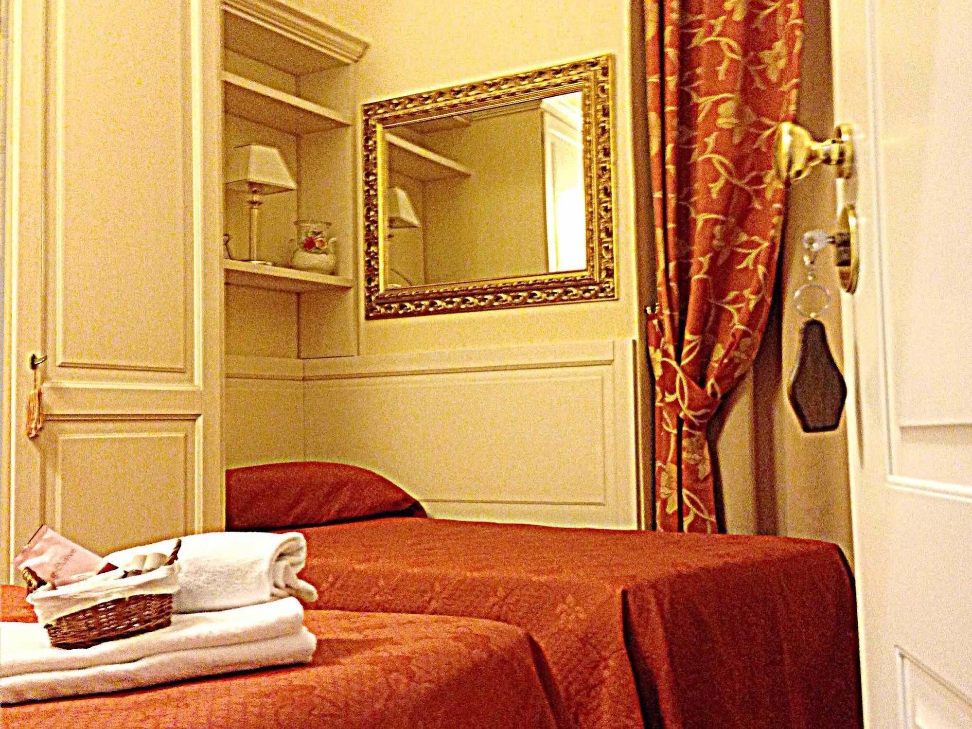 Residenza Domiziano Acomodação com café da manhã Roma Exterior foto