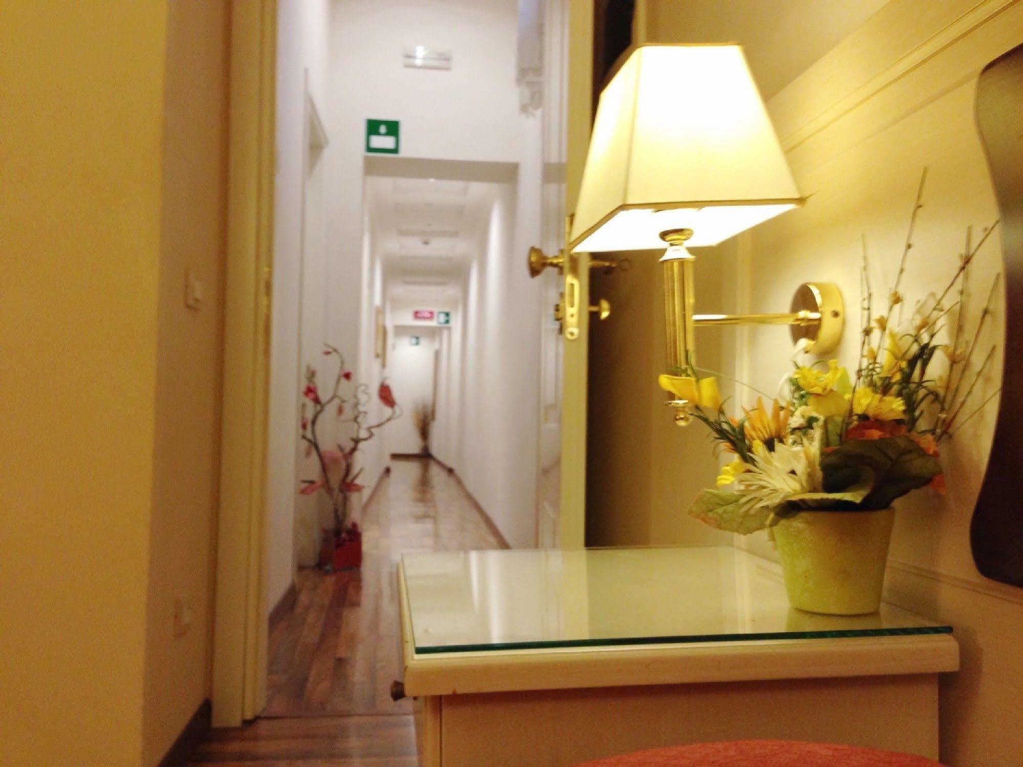 Residenza Domiziano Acomodação com café da manhã Roma Exterior foto